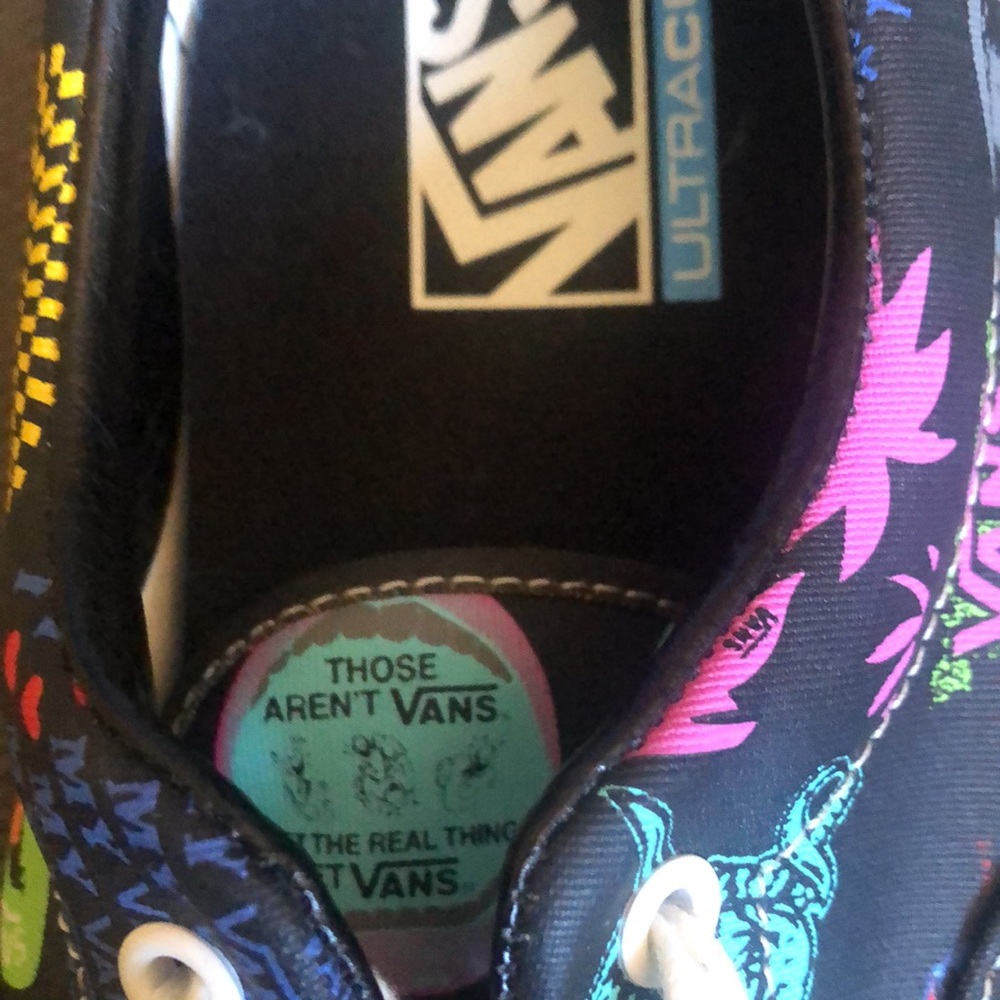 Vans - Picture 8 of 8